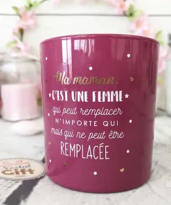 Alternative view of Bougie + Bracelet surprise inclus “Ma maman … ne peut être remplacée”